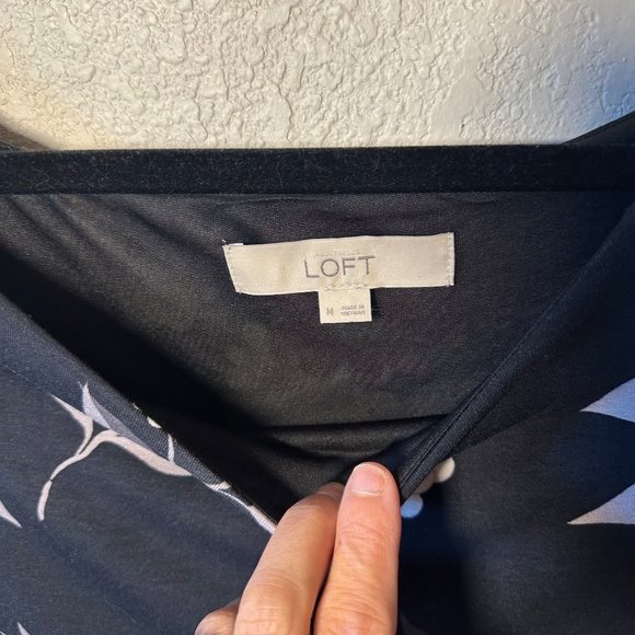 Ann Taylor LOFT Floral Fit & Flare Dress – Size M - Picture 4 of 7